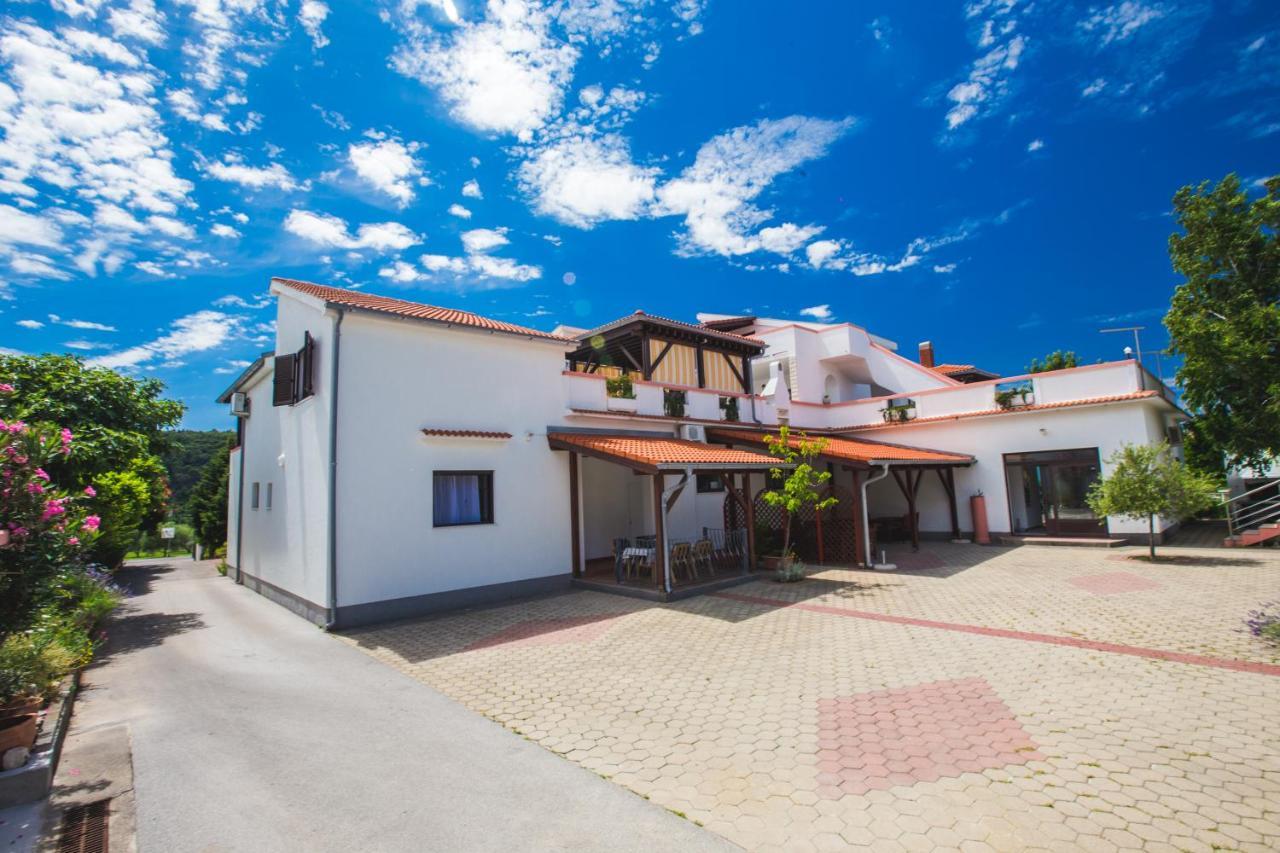 Apartmani Nada & Darko, Kampor, Rab, Hrvatska Bagian luar foto