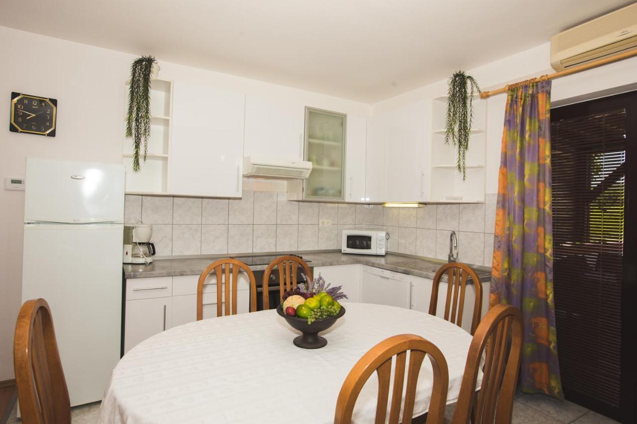 Apartmani Nada & Darko, Kampor, Rab, Hrvatska Bagian luar foto
