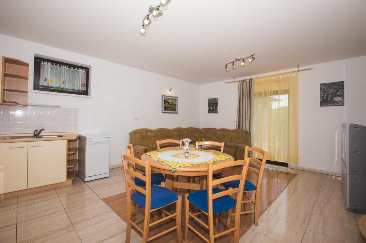 Apartmani Nada & Darko, Kampor, Rab, Hrvatska Bagian luar foto