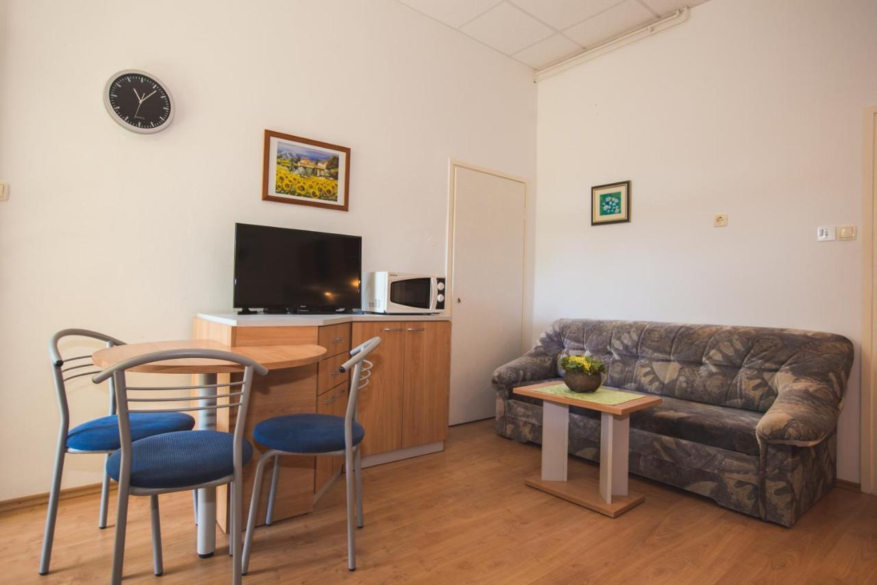 Apartmani Nada & Darko, Kampor, Rab, Hrvatska Bagian luar foto